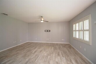 6150 Gulfport Blvd S, Unit 102 in Gulfport, FL - Building Photo - Building Photo