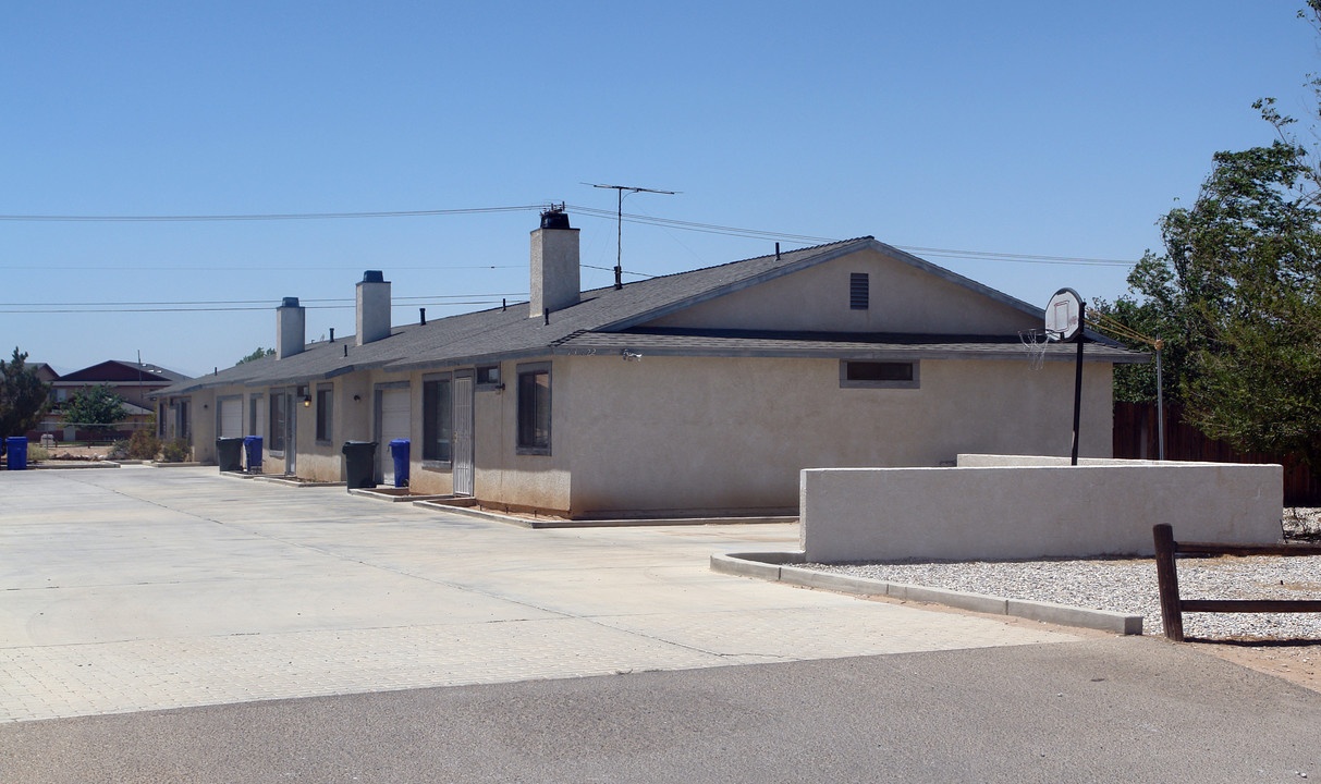 13622 Yakima Rd in Apple Valley, CA - Building Photo