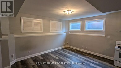 88C Clapperton St in Barrie, ON - Building Photo - Building Photo