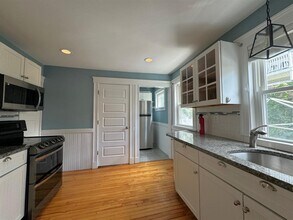 9 Gordon St, Unit 1 in Somerville, MA - Building Photo - Building Photo