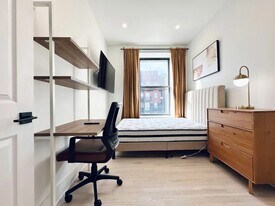 Furnished room/NOT APARTMENT, Unit 3 in Brooklyn, NY - Building Photo
