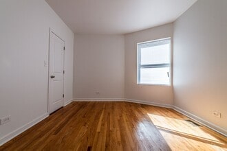 10719 S Calumet Ave Chicago, IL 60628 in Chicago, IL - Building Photo - Building Photo