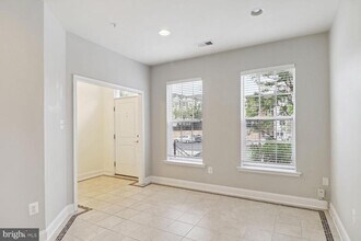 11 Gardenside Pl in Towson, MD - Building Photo - Building Photo