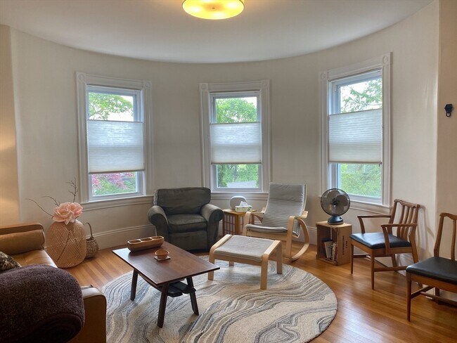 90 Robbins Rd in Arlington, MA - Building Photo - Building Photo