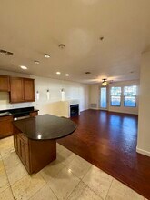 7291 N Scottsdale Rd, Unit 1013 in Scottsdale, AZ - Foto de edificio - Building Photo