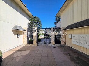 1200 Opal St in Redondo Beach, CA - Building Photo - Building Photo