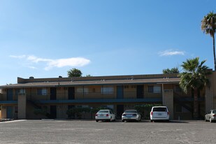 Casa de Caro Apartments in Tucson, AZ - Building Photo
