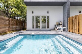 3140 Carter St in Miami, FL - Building Photo - Building Photo