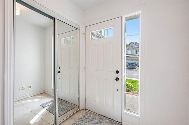 2427 Nutgrove Av in Ottawa, ON - Building Photo - Building Photo