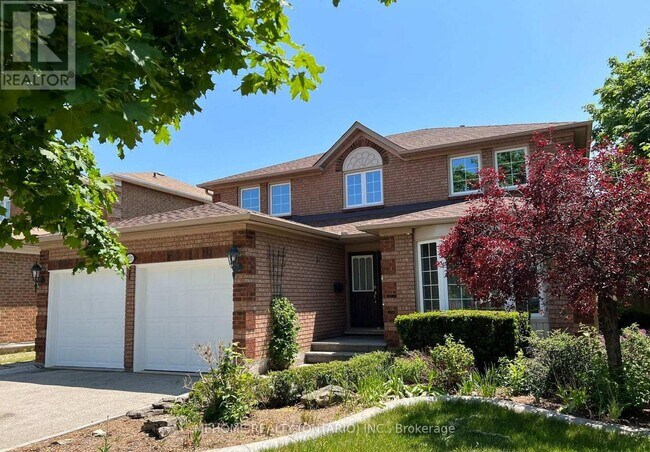 2037 Schoolmaster Cir in Oakville, ON - Building Photo - Building Photo