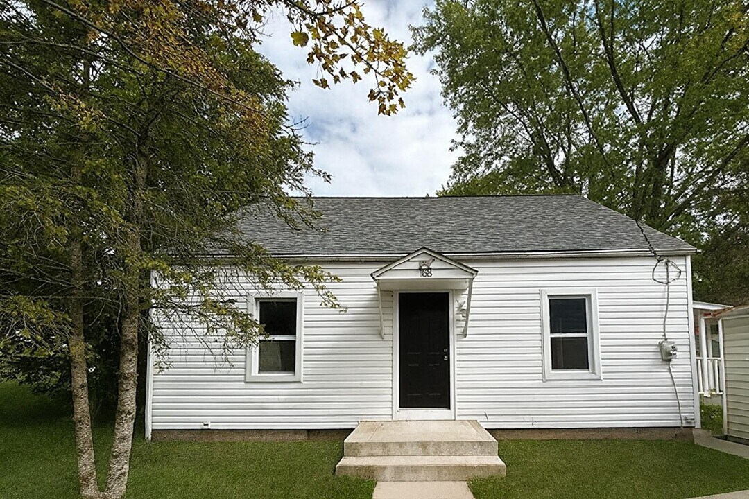 168 London Rd in Delaware, OH - Building Photo