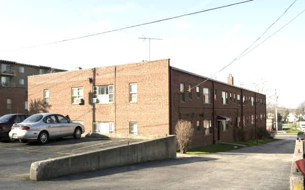 Greenbriar Apartments in Euclid, OH - Building Photo - Building Photo