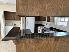 206 W Albatross Ave in Pharr, TX - Building Photo - Building Photo