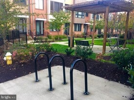 120 Cambria Walk in Alexandria, VA - Building Photo