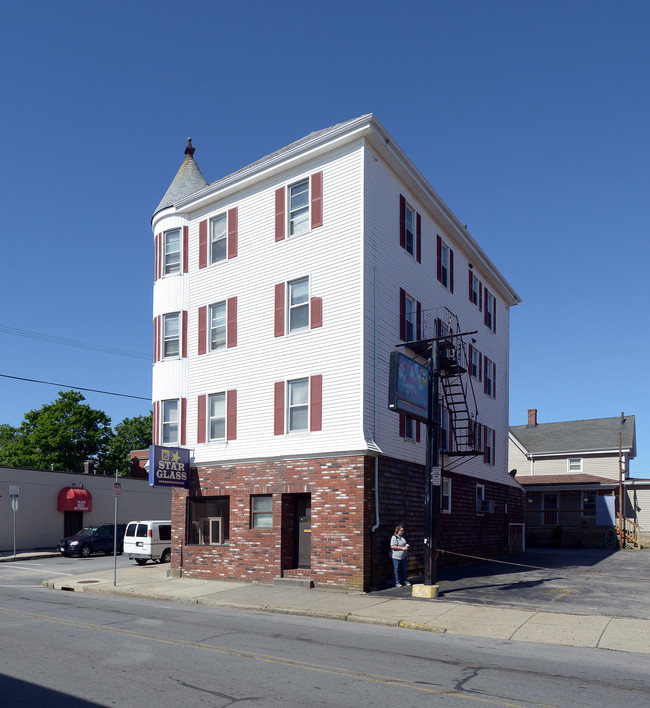 1627 Acushnet Ave in New Bedford, MA - Building Photo - Building Photo