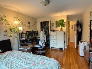 197 Kent St, Unit 15 in Brookline, MA - Foto de edificio - Building Photo