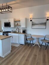 245 Country Hills Ln, Unit Furnished The Cottage in Arroyo Grande, CA - Building Photo - Building Photo