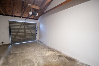 1124 N Mooney Blvd in Visalia, CA - Building Photo - Building Photo