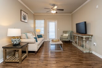 Cameron Isles Apartment Homes in Houma, LA - Foto de edificio - Interior Photo