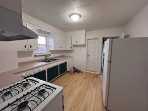 9150 121st St, Unit second floor in Richmond Hill, NY - Foto de edificio - Building Photo