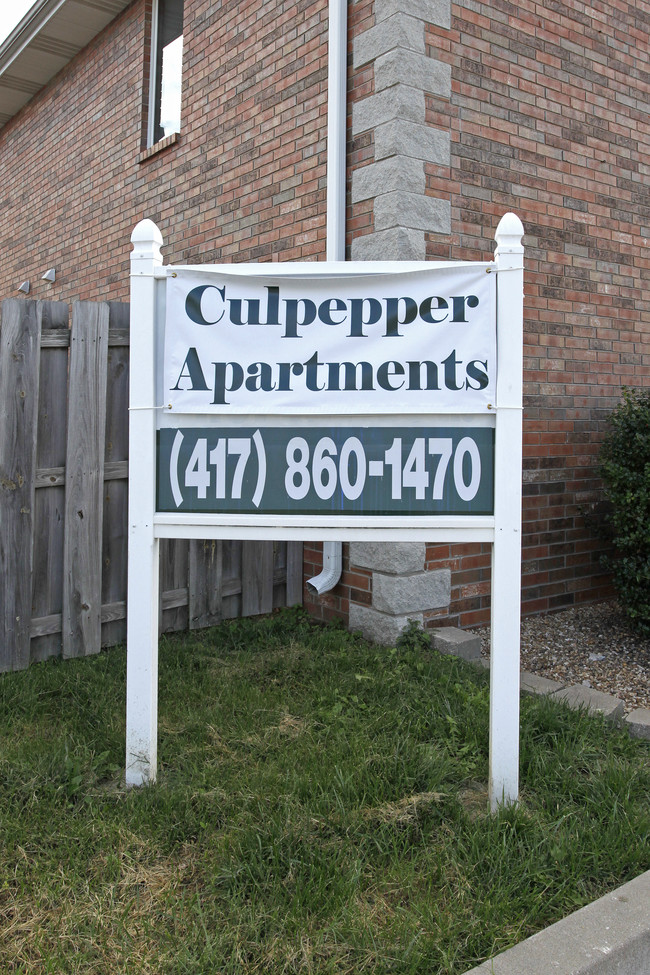 Culpepper Court Townhomes in Springfield, MO - Foto de edificio - Building Photo