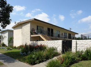 1202 S Pacific Ave in Santa Ana, CA - Building Photo - Building Photo