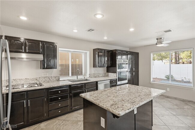 1849 Derbyshire Dr in Las Vegas, NV - Foto de edificio - Building Photo