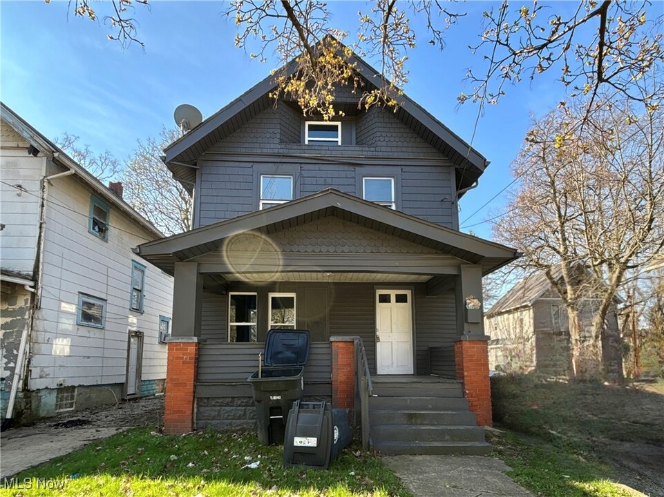 280 Lake St in Akron, OH - Building Photo
