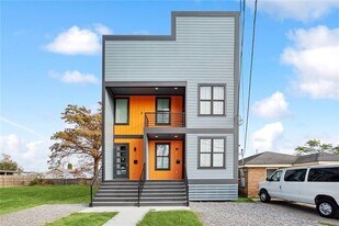5459 St Claude Ave in New Orleans, LA - Building Photo