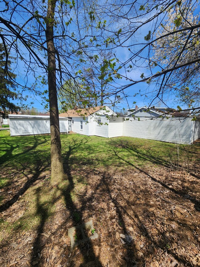 15002 Ohio Ave in Cleveland, OH - Building Photo - Building Photo