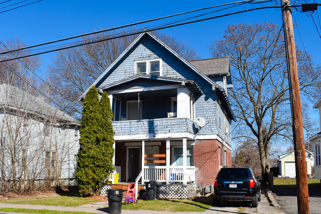 33 Jackson Ave in Endicott, NY - Building Photo