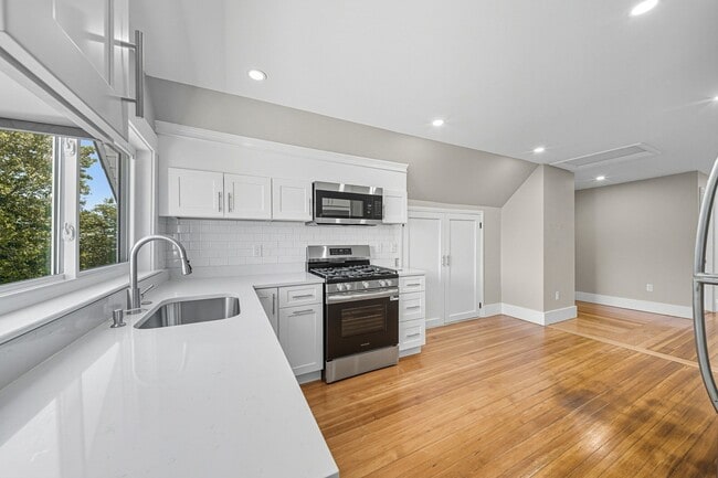 9 Curtis St, Unit 3
