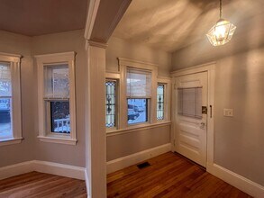 110 W Quincy St, Unit 1 in Somerville, MA - Building Photo - Building Photo