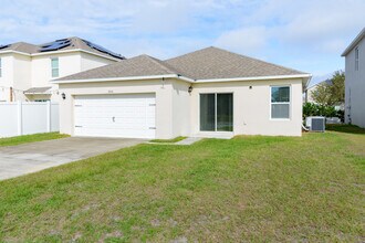 1932 Red Canyon Dr in Kissimmee, FL - Building Photo - Building Photo
