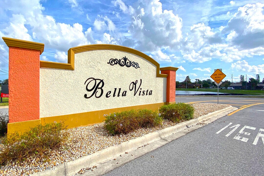 3951 Playa Del Sol Dr in Rockledge, FL - Foto de edificio