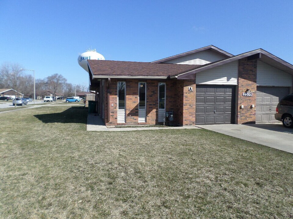 2205 Bogdan Ln S Photo