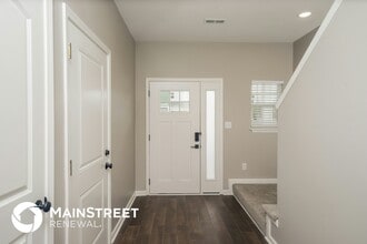 2064 N Sarah Dr in Jeffersonville, IN - Building Photo - Building Photo