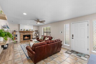 7306 Park W Dr in San Antonio, TX - Building Photo - Building Photo