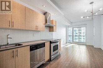2221-165 Legion Rd N in Toronto, ON - Building Photo - Building Photo