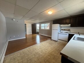 1370 Highland Ave in Waterbury, CT - Building Photo - Building Photo