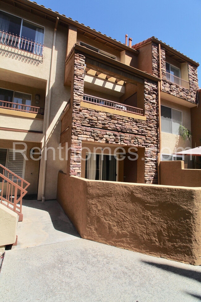 15377 Maturin Dr in San Diego, CA - Building Photo - Building Photo