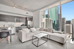 151 SE 1st St, Unit 2511 in Miami, FL - Building Photo