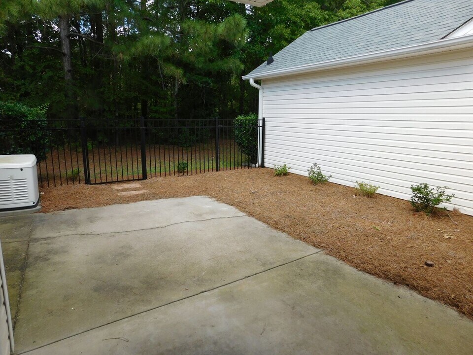 225 Tobiano Dr in New Bern, NC - Building Photo