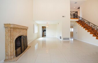 2735 Joaquin Dr in Burbank, CA - Foto de edificio - Building Photo