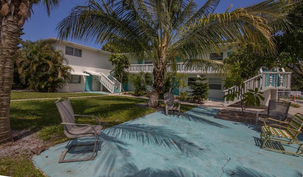 221 SE 3rd Ave, Unit 2 in Boynton Beach, FL - Building Photo