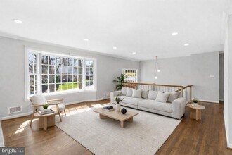 9116 Hamilton Dr in Fairfax, VA - Building Photo - Building Photo