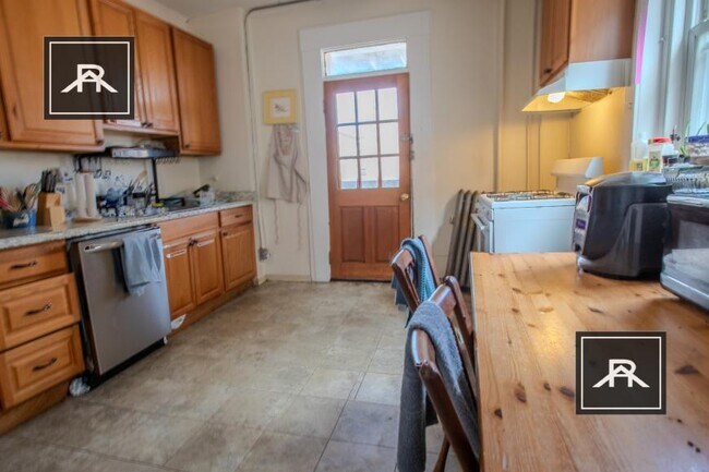 property at 10 Royce Rd