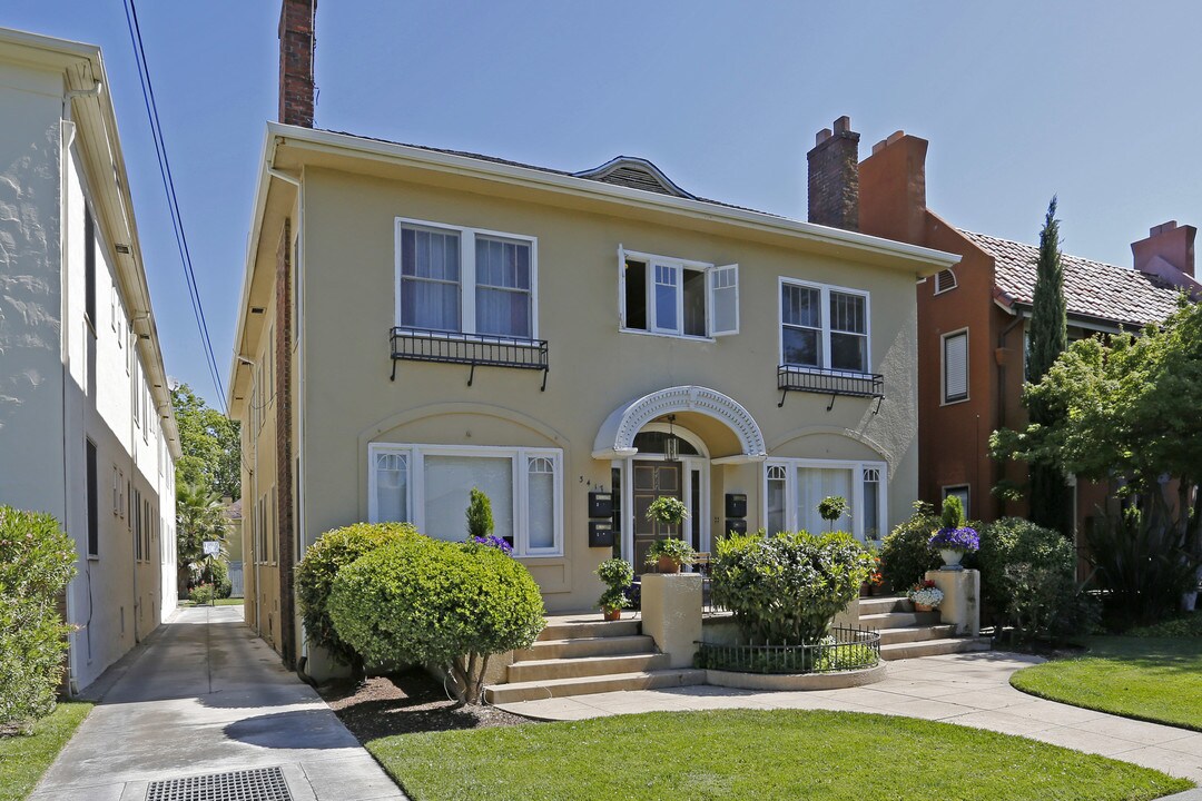 3417 J St in Sacramento, CA - Foto de edificio