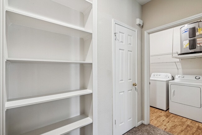 Chelsea Apartments in Beaumont, TX - Foto de edificio - Building Photo