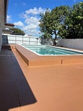 2601 Acapulco Dr in Miramar, FL - Building Photo - Building Photo